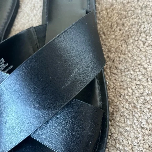 Universal Thread Black Criss Cross Sandals - Picture 3 of 4